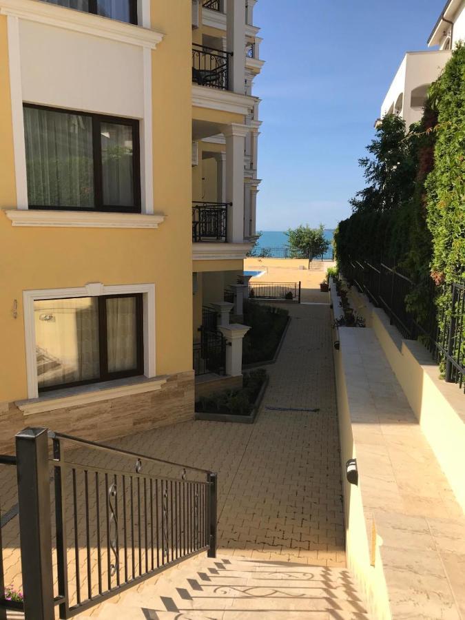 Horizon Katrina Apartments - Sea Line & Beach Access Sveti Vlas Ngoại thất bức ảnh