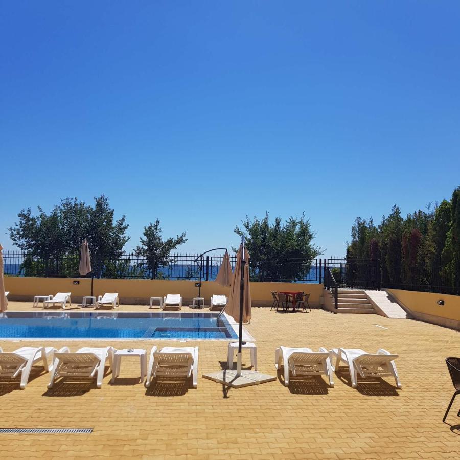 Horizon Katrina Apartments - Sea Line & Beach Access Sveti Vlas Ngoại thất bức ảnh