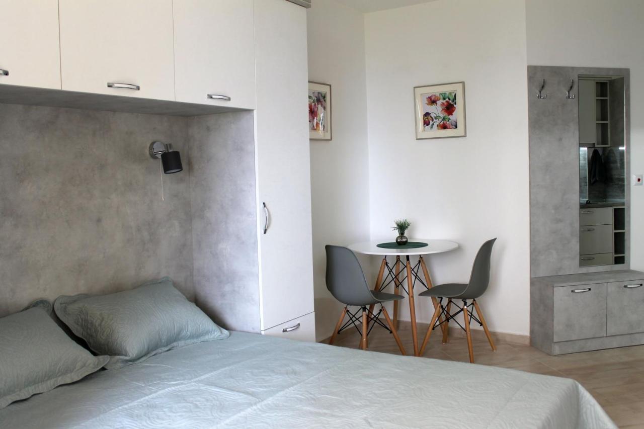 Horizon Katrina Apartments - Sea Line & Beach Access Sveti Vlas Ngoại thất bức ảnh
