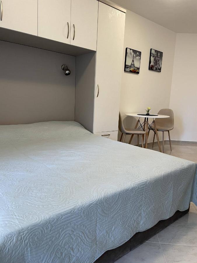 Horizon Katrina Apartments - Sea Line & Beach Access Sveti Vlas Ngoại thất bức ảnh