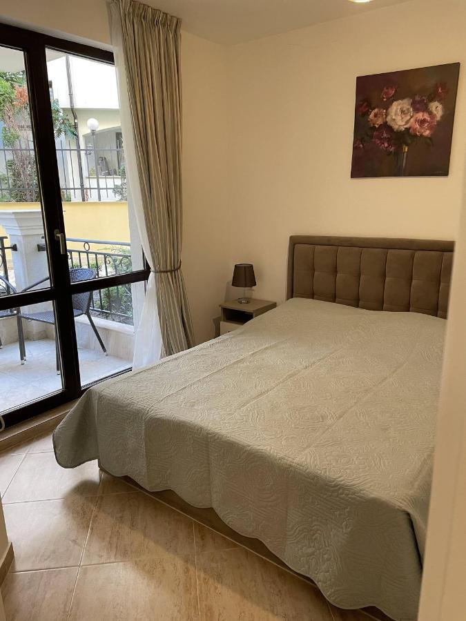 Horizon Katrina Apartments - Sea Line & Beach Access Sveti Vlas Ngoại thất bức ảnh