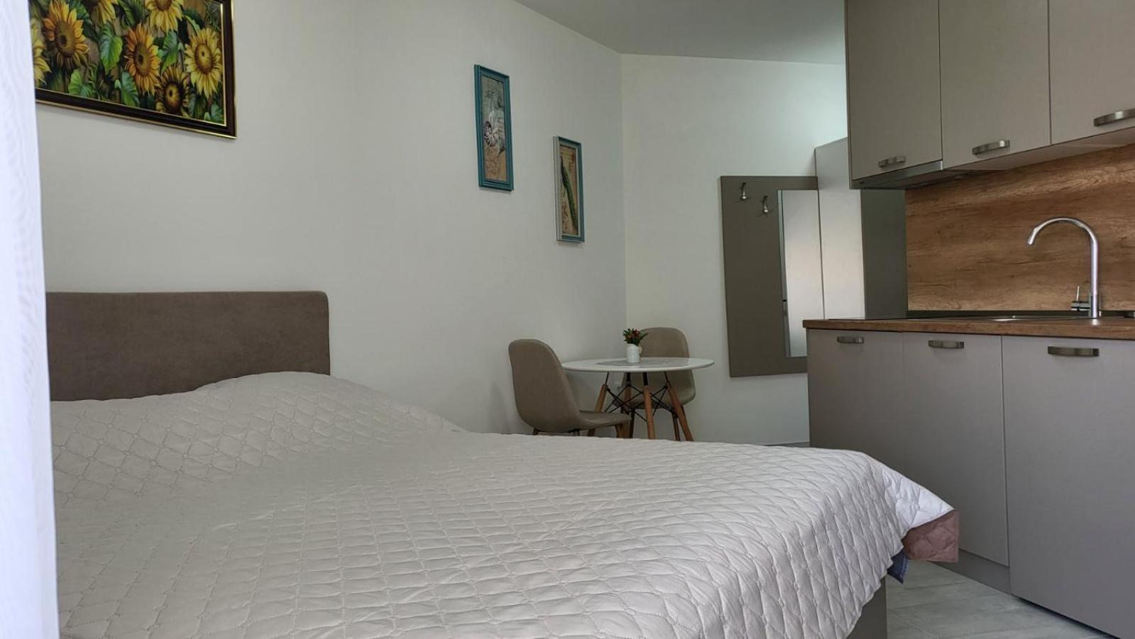 Horizon Katrina Apartments - Sea Line & Beach Access Sveti Vlas Ngoại thất bức ảnh